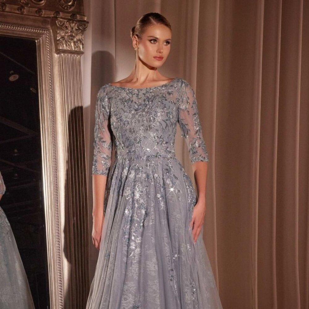 Elegant Lace Evening Gown in Silver